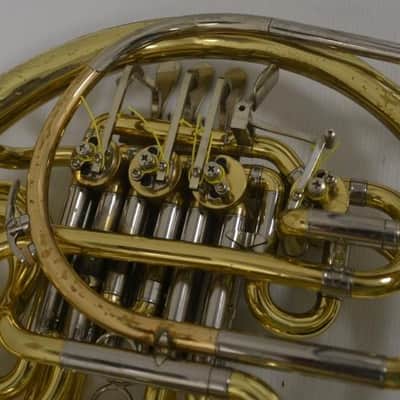Trompa Doble Sib/Fa Yamaha 561 en buen estado image 11