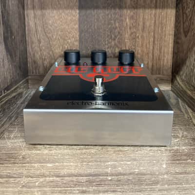 Electro-Harmonix Big Muff Pi 2000 - Present - Silver / Black / Red image 2