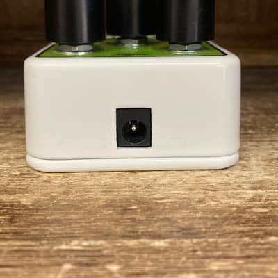 Electro-Harmonix Nano Bass Big Muff Pi Distortion / Sustainer 2014 - Present - Green / Black image 4