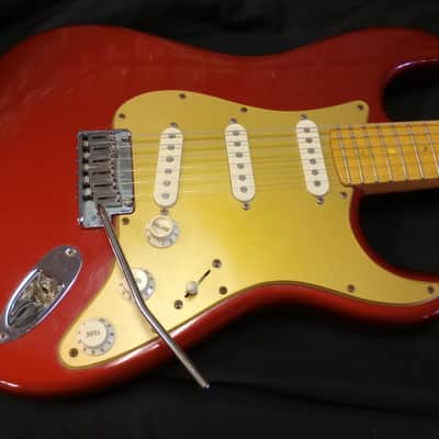 Fender 50th Anniversary American Deluxe Strat Candy Apple Red/Gold  2004 Red w/Gold Pickguard & Tweed Hardcase *** FREE SHIPPING *** image 5