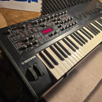 Access Virus kC Early 2000 - Black metal wood sides