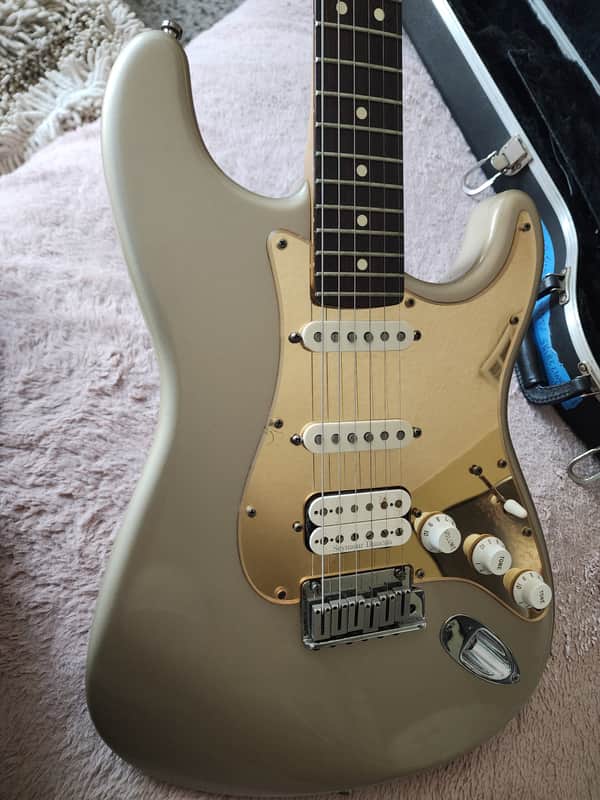 Fender Stratocaster Lonestar 1997 - Shoreline Gold image 1