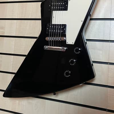 Gibson 2004 Explorer '76 Reissue Ebony Electric Guitar Case Made in USA used image 3