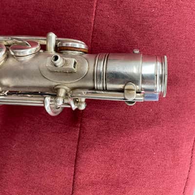 C.G. Conn "New Wonder" Low Pitch Alto Saxophone 1924-1925 USA - Silver image 3