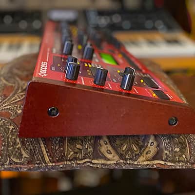 Access Virus Classic Desktop Digital Synthesizer 2002 - Red / Black image 3
