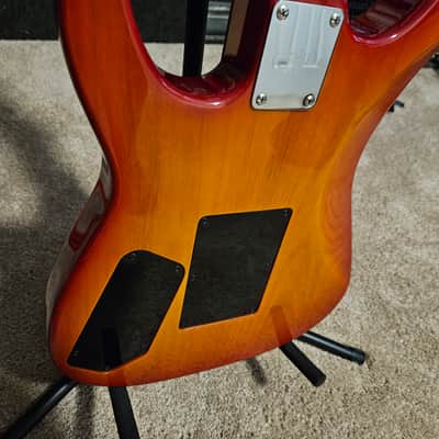G&L USA Invader Plus Floyd Rose Cherry burst image 5