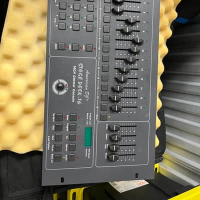 American DJ Stage Desk 16 2001 - Grey image 3