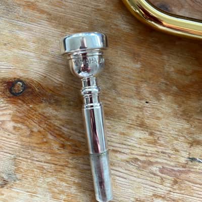 Yamaha YTR-2330 Bb Trumpet + Bag and accessories image 6