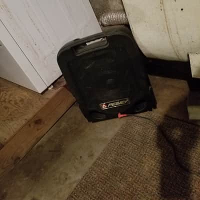 Peavey Escort 2000 Portable PA System. image 3