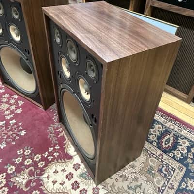 Pioneer CS-911A Kabuki speakers 1975 - premium, rich walnut wood veneer applied over thick high-density particle board image 2