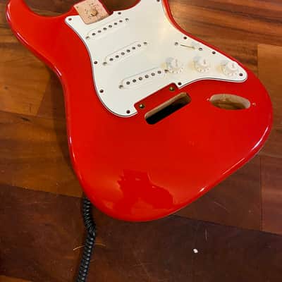 Fender Limited Edition Player Strat Stratocaster Fiesta Red Alder Body 2 Pt 4 lb image 3