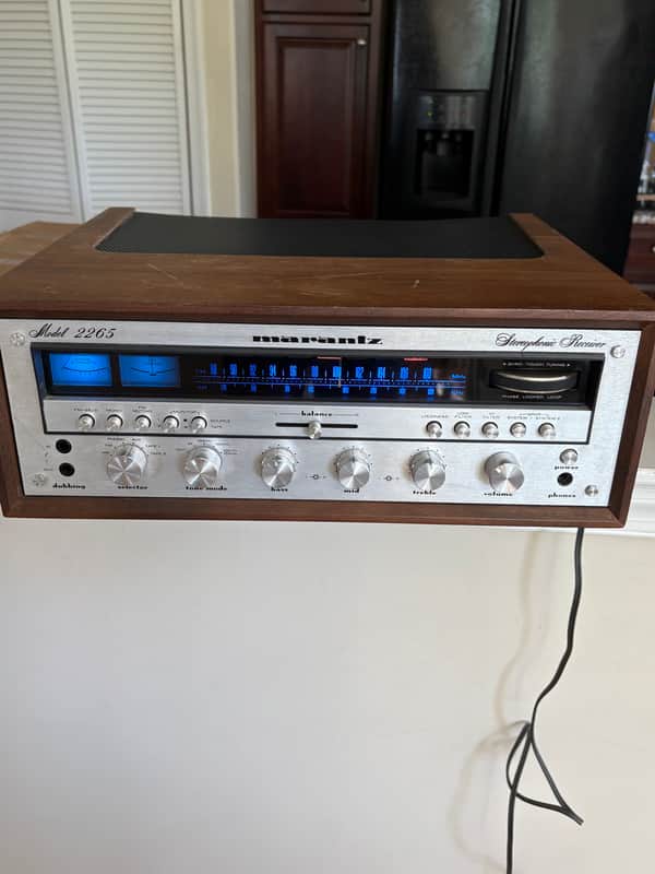 Marantz Model 2265 stereo receiver with wood case 1970’s image 1