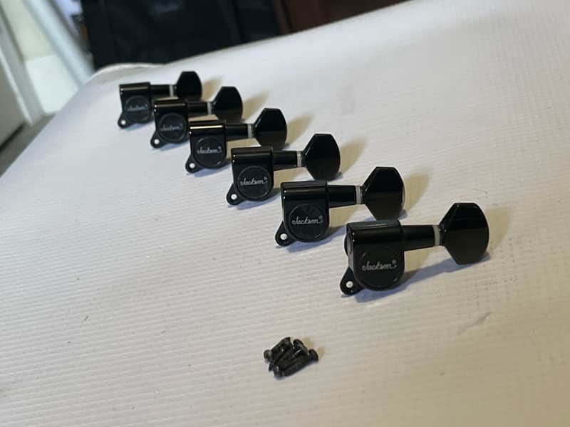 2000's Jackson DK2 Dinky Guitar Black Jin Ho Korea Tuners Tuning Pegs 6 In Line image 1