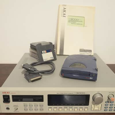 Akai S3000XL Sampler image 2