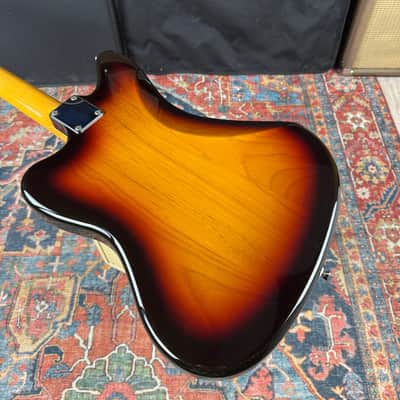*Video* Fender Traditional II 60's Jaguar Alder 3 Tone Sunburst - 2017 image 7