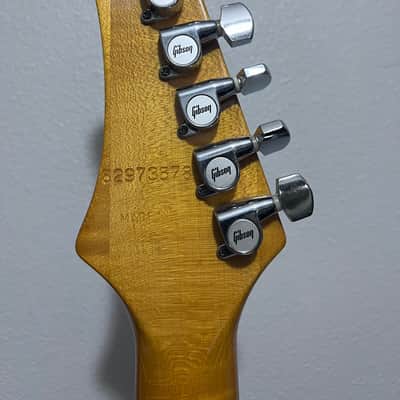 Gibson Corvus II 1983 - Red image 5