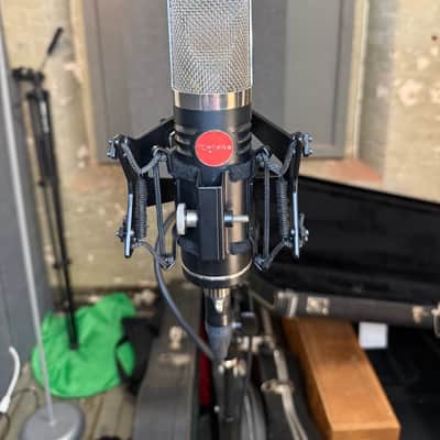 Mojave MA-1000 Large Diaphragm Multipattern Tube Condenser Microphone 2016 - 2020 - Black image 1