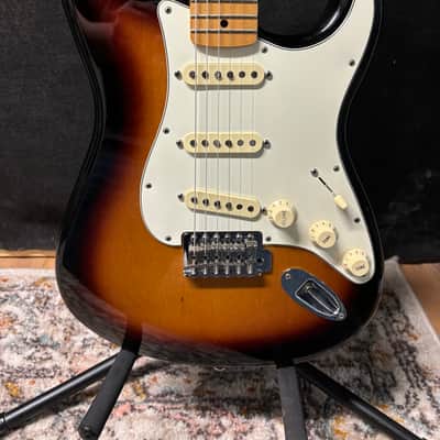Fender Standard Stratocaster® 2015 - Brown Burst image 3