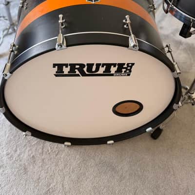 Truth Custom Drums - 24" bass drum, 13" tom, 16" floor tom, 14" snare drum image 4