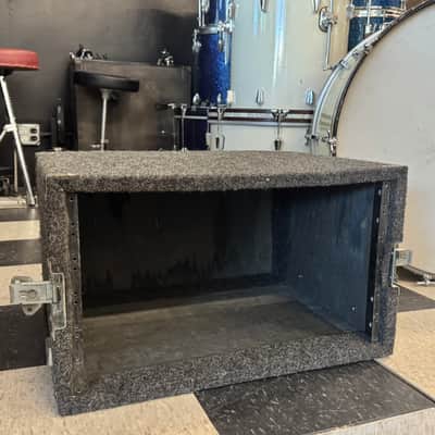 Grundorf 6 space carpeted rack case for 19” image 1