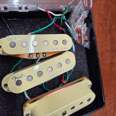 Fender Noiseless Gen4 strat pickup set open package t image 5