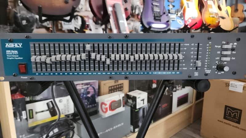 ASHLY GGX SERIES MODEL 3101 THIRD OCTAVE EQ USED - GRAY image 1