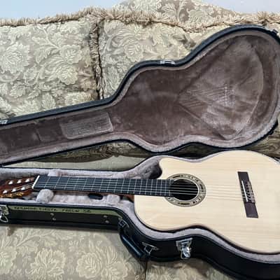 Kremona F65CW Fiesta Classical Cutaway with Electronics 2010s - Natural image 19
