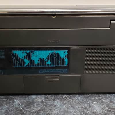 Vintage Sony ICF 2010 AM, FM, Shortwave & VHF aeronautical band Portable Radio image 4