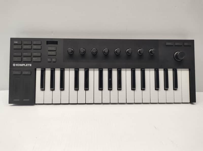 Native Instruments Komplete Kontrol M32 2019 - Black image 1