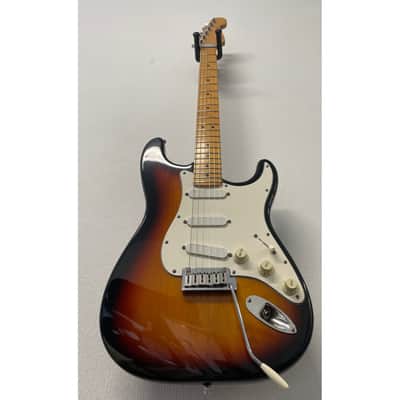 Fender USA Stratocaster 1989 in 3 Tone Sunburst with Fender Lace Sensor Pickups and Hardcase Pre-Owned image 10