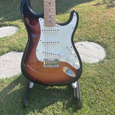 Fender Player Stratocaster – 2021 (MX21066685) – 3-Tone Sunburst – Excellent Condition image 2