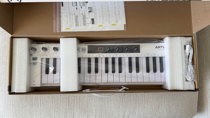 Arturia KeyStep 37 MIDI Controller 2021 - 2025 White image 1
