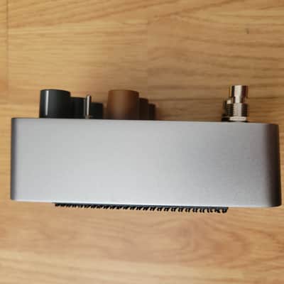 Universal Audio OX Stomp Dynamic Speaker Emulator 2023 - Present - Silver image 3