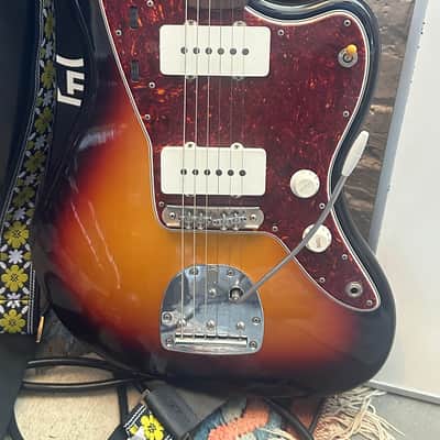 Fender Limited Edition Vintera II Road Worn '50s Jazzmaster 2025 3-Color Sunburst image 2