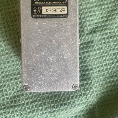 Keeley Bubbletron Flanger / Phaser 2016 - Present - Silver / Blue / Red image 3