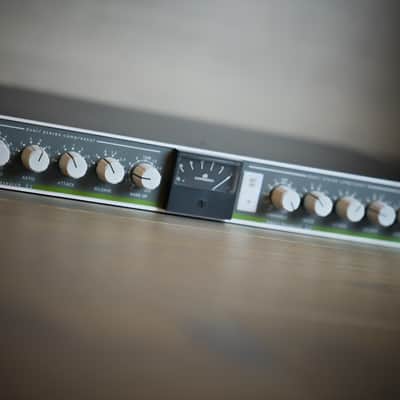 Smart Research C2 Stereo / Dual Mono Compressor image 4