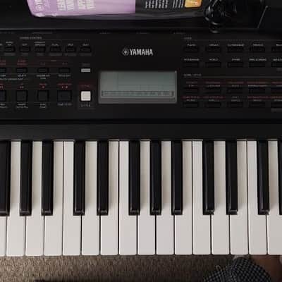 Yamaha PSR-E383 61-Key Portable Keyboard 2024 - Present - Black image 6