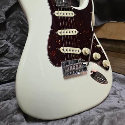 2025 Fender American Professional II Stratocaster® (Pre-Owned) - Olympic White w/ Hard Case image 21