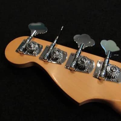 2004 MIM Fender Standard Fretless Jazz Bass Black image 16