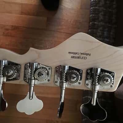 G&L USA LB-100 lefty Vintage White image 5
