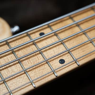 Sadowsky MasterBuilt 24-Fret Single Cut Bass, Swamp Ash Body, 5-String - Natural Transparent High Polish image 4