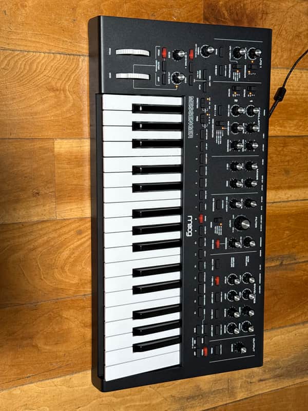 Moog Messenger 32-Key Monophonic Synthesizer 2025 - Present - Black image 1