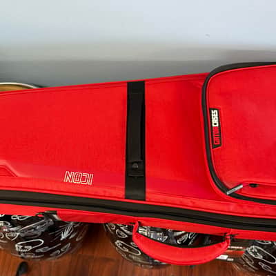 Gator ICON Series Bag For Bass Guitars; Red 25th Anniv image 17