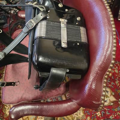 Sonola Piano Accordion 55s 41/120 w Case and Straps - Black image 8