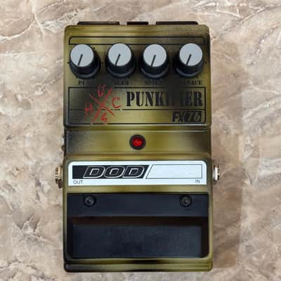 DOD Punkifier FX76 [NOS - New Old Stock, Complete with Box, Manual, Stickers etc] 1995 - 1997 Yellow & Black Matte Airbrush Finish image 7