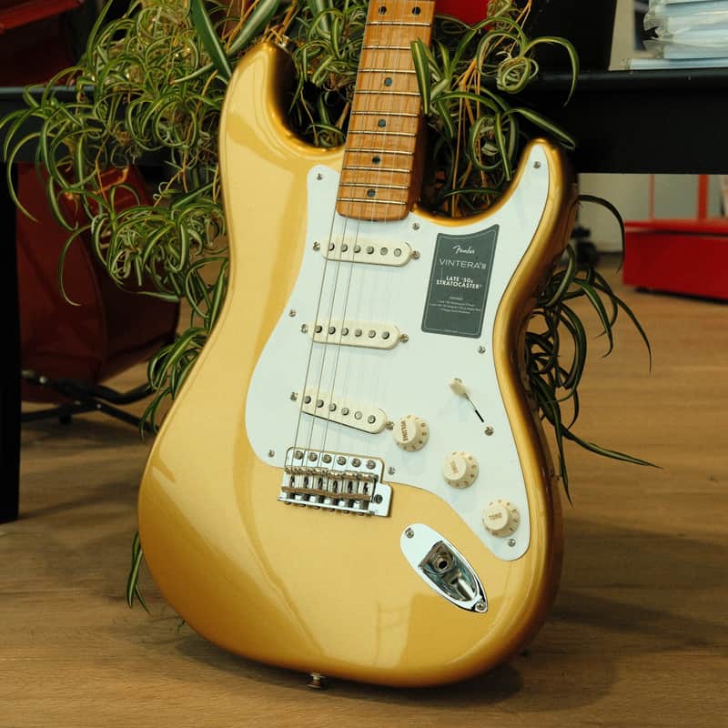 Fender Vintera III Late '50s Stratocaster - Maple Fingerboard, Aztec Gold, B-Stock