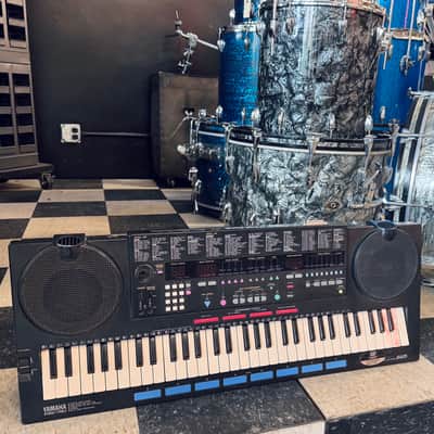 Yamaha PSS-790 keyboard