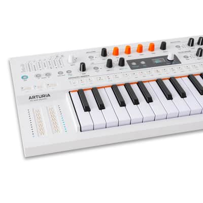 Arturia MiniFreak 37 Key Polyphonic 6-Voice Hybrid Synthesizer Keyboard (White, MiniFreak Vocoder) image 4