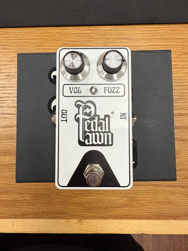 Pedal Pawn Fuzz 2020 - 2021 - White image 1