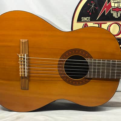 Yamaha C40 Classical Acoustic Guitar image 2